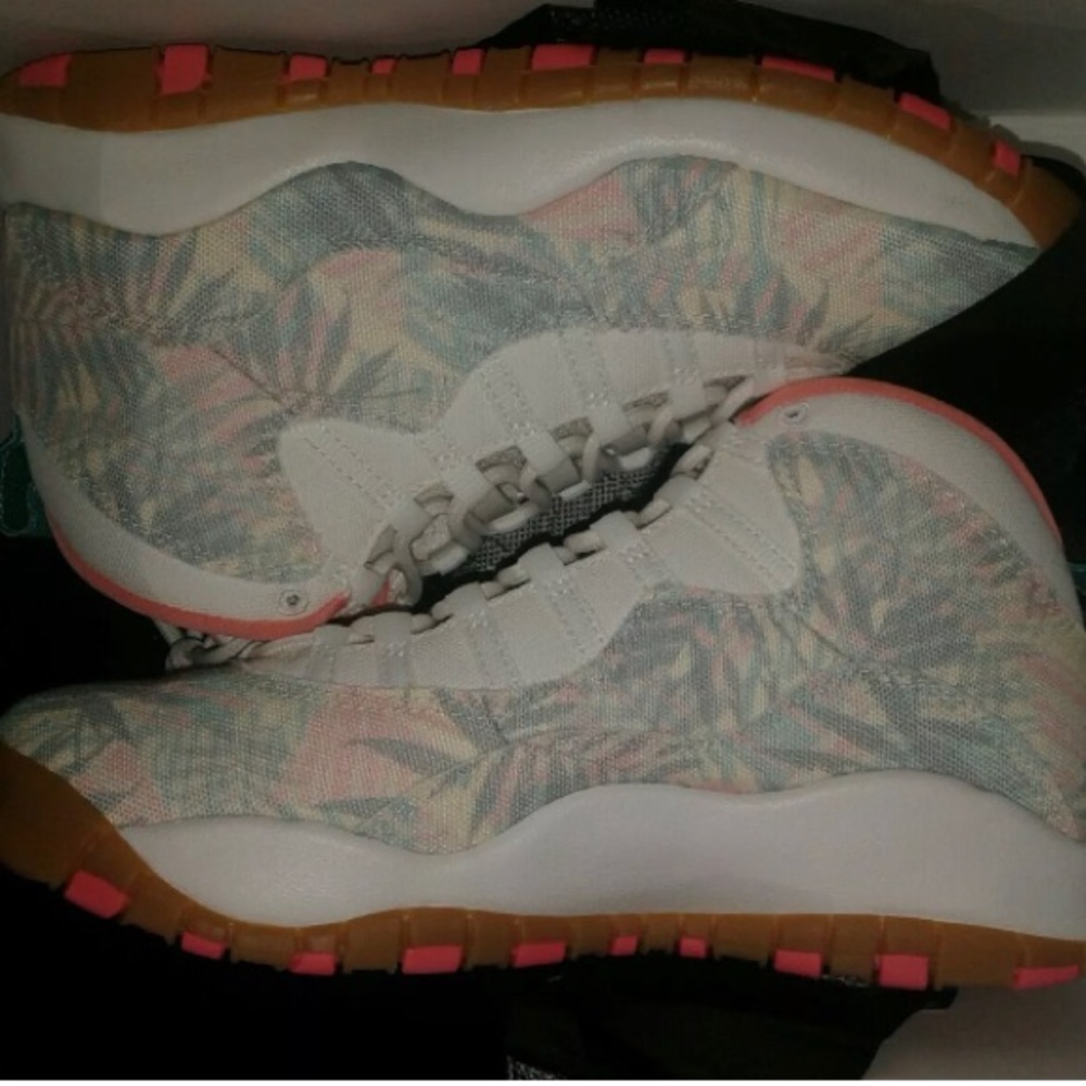 Retro10 - Picture 3 of 3